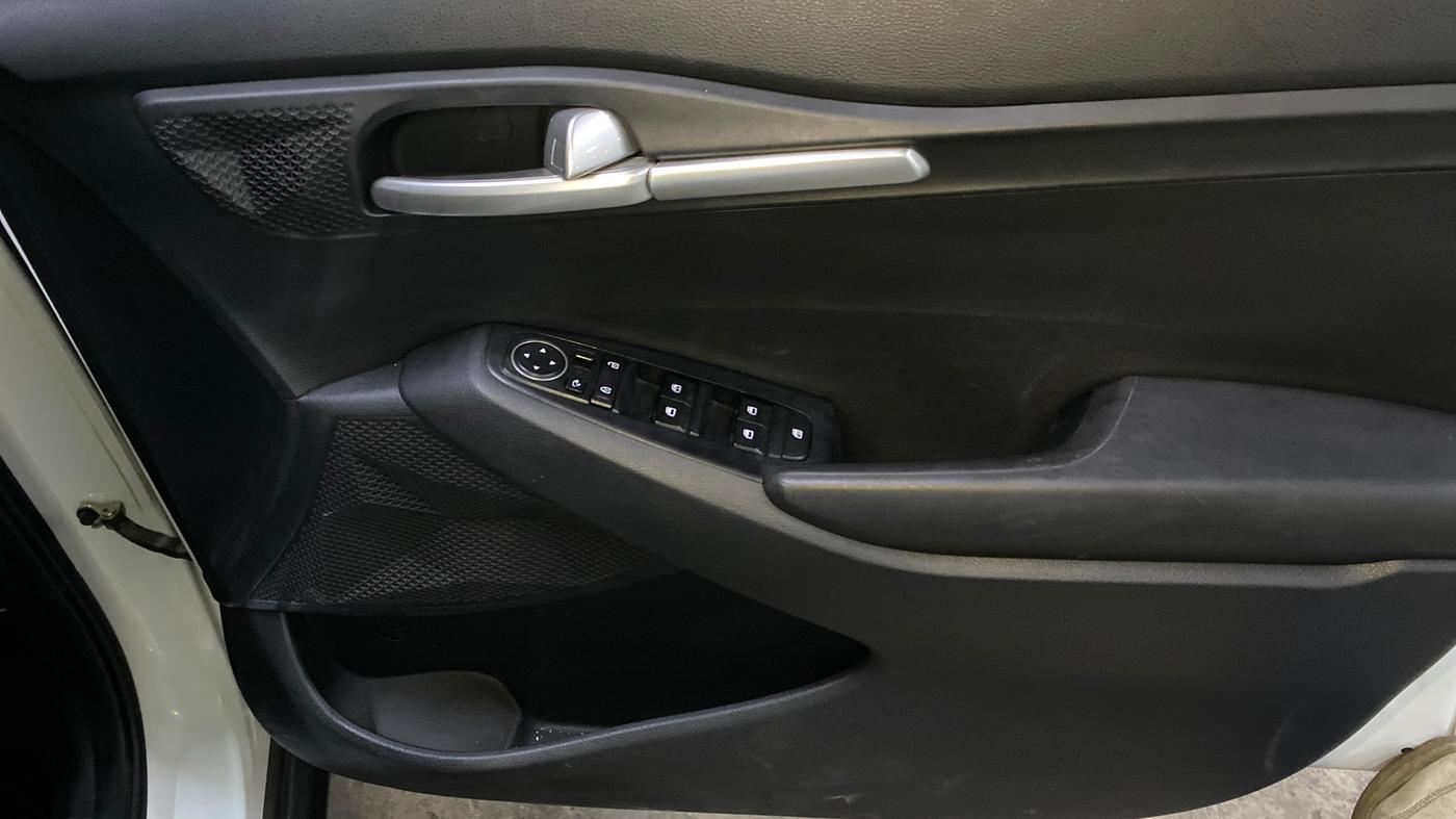 2022 KIA SELTOS HTK PLUS 1.5 DIESEL, Diesel, Manual, 75,109 km, Driver Side Door Panels Control