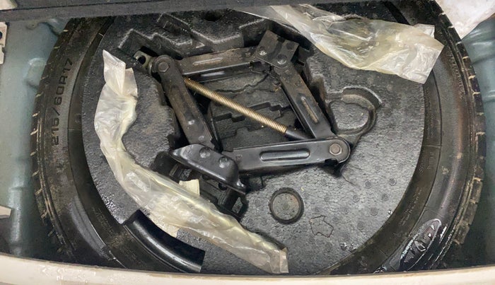 2019 Mahindra XUV300 W8 (O) 1.5 DIESEL, Diesel, Manual, 46,536 km, Spare Tyre