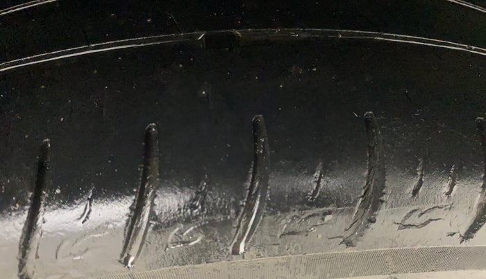 2019 Mahindra XUV300 W8 (O) 1.5 DIESEL, Diesel, Manual, 46,536 km, Left Rear Tyre Tread