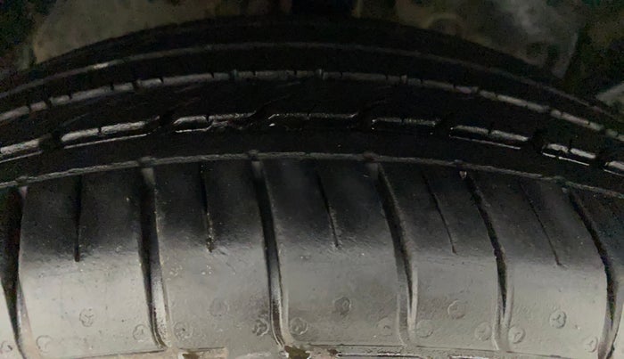 2017 Ford Ecosport TITANIUM 1.5L PETROL, CNG, Manual, 70,115 km, Right Front Tyre Tread