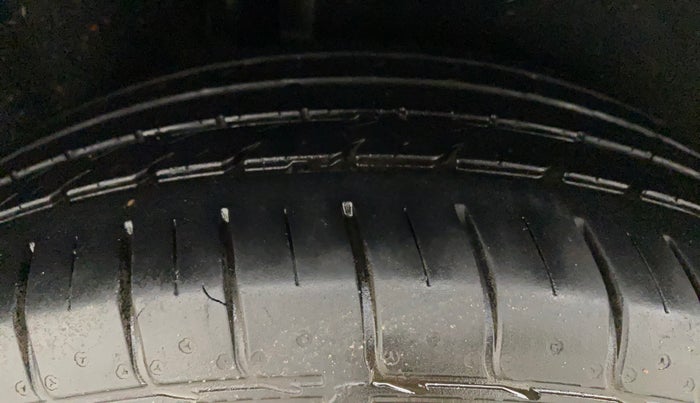 2017 Ford Ecosport TITANIUM 1.5L PETROL, CNG, Manual, 70,115 km, Right Rear Tyre Tread