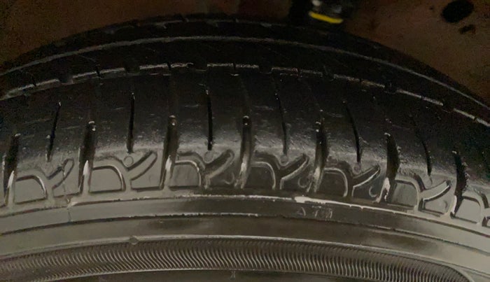 2012 Maruti Wagon R 1.0 VXI, Petrol, Manual, 44,344 km, Right Rear Tyre Tread