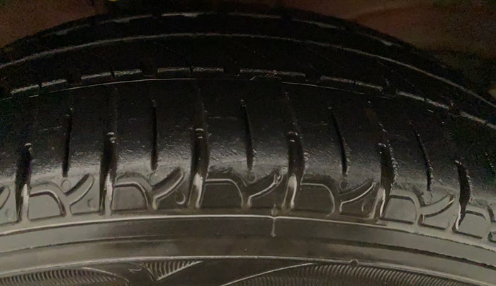 2012 Maruti Wagon R 1.0 VXI, Petrol, Manual, 44,344 km, Left Front Tyre Tread