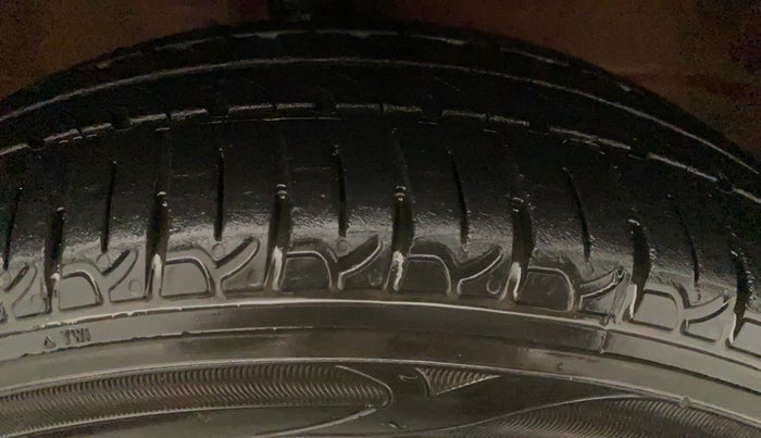 2012 Maruti Wagon R 1.0 VXI, Petrol, Manual, 44,344 km, Right Front Tyre Tread