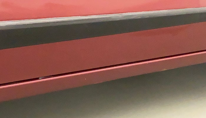 2012 Maruti Wagon R 1.0 VXI, Petrol, Manual, 44,344 km, Right running board - Paint is slightly faded