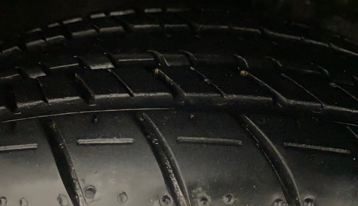 2018 Maruti Celerio VXI AMT (O), Petrol, Automatic, 26,317 km, Right Front Tyre Tread