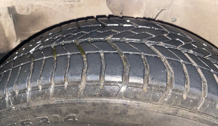 2016 Honda Amaze 1.2L I-VTEC VX AT, Petrol, Automatic, 57,126 km, Left Front Tyre Tread