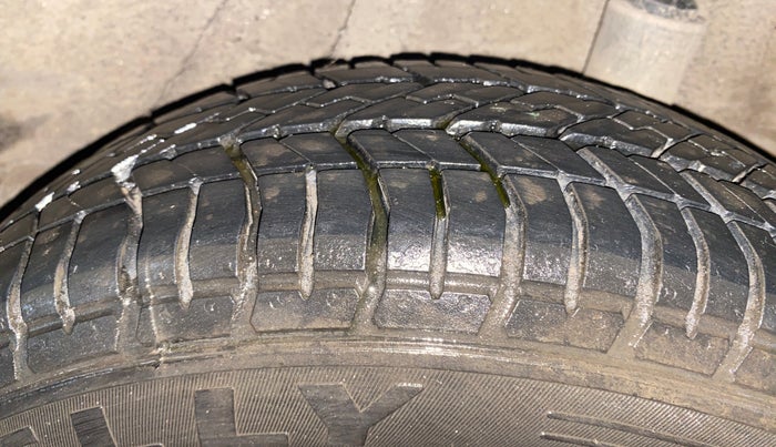 2016 Honda Amaze 1.2L I-VTEC VX AT, Petrol, Automatic, 57,126 km, Left Rear Tyre Tread