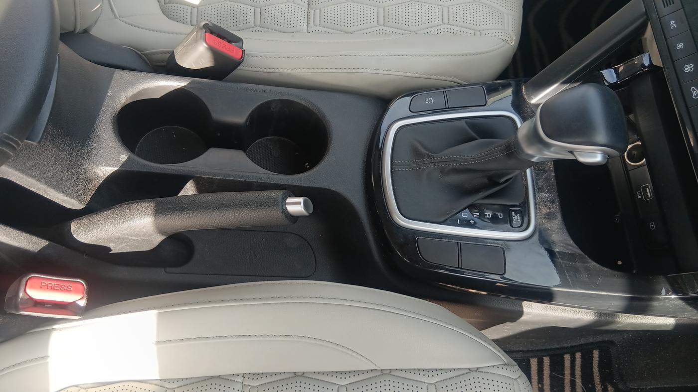 2019 KIA SELTOS HTX IVT 1.5 PETROL, Petrol, Automatic, 38,320 km, Gear Lever