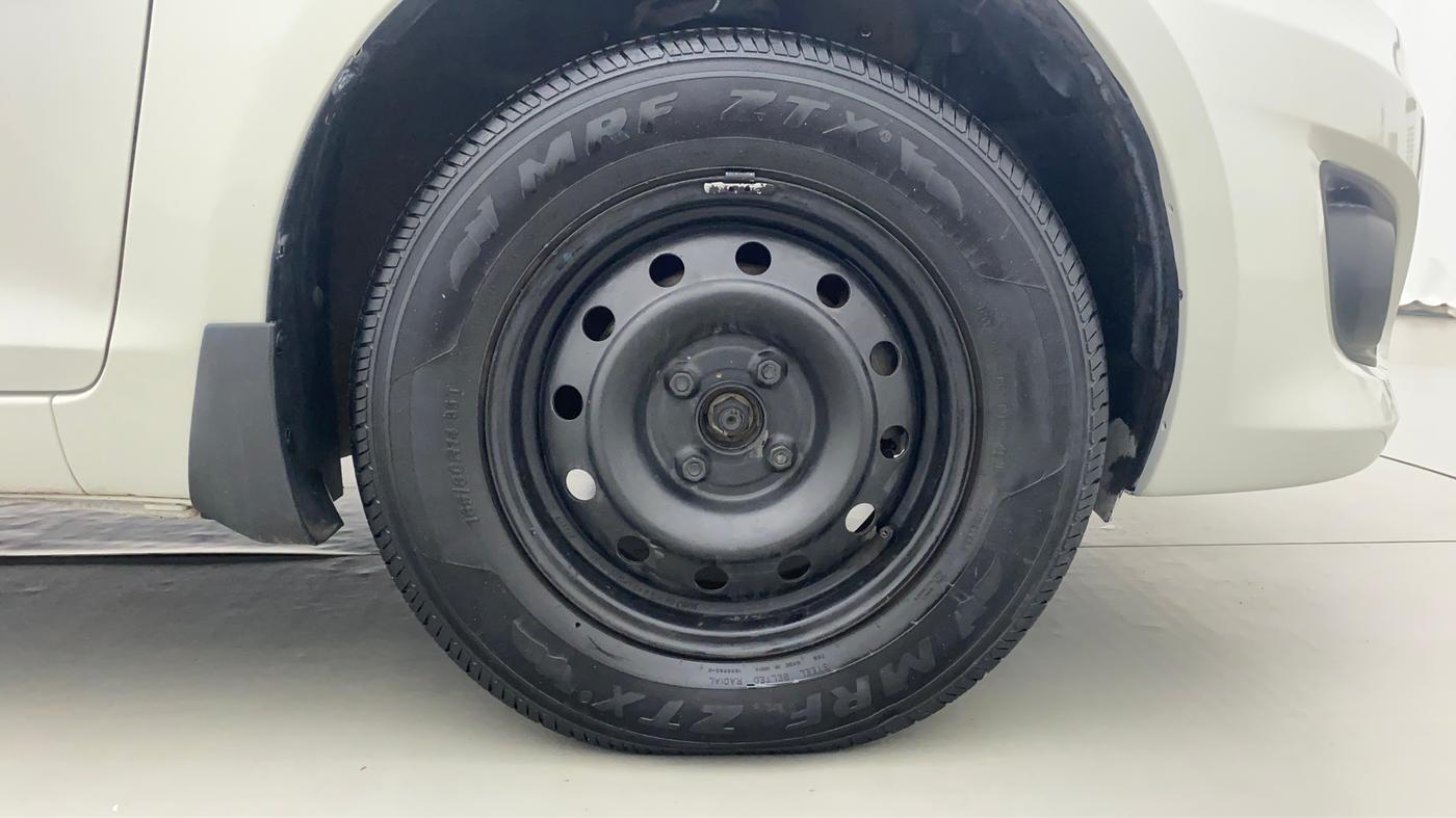 2014 Maruti Swift Dzire VDI BS IV, Diesel, Manual, 77,035 km, Right Front Tyre
