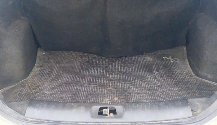2014 Maruti Swift Dzire VDI BS IV, Diesel, Manual, 77,035 km, Boot Inside View