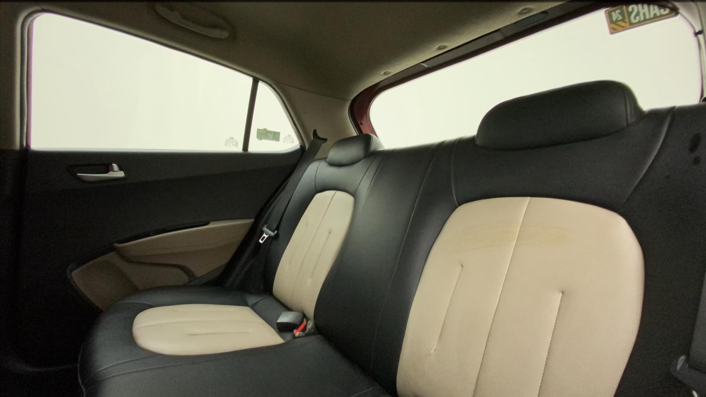 2013 Hyundai Grand i10 SPORTZ 1.2 KAPPA VTVT, CNG, Manual, 80,540 km, Right Side Rear Door Cabin