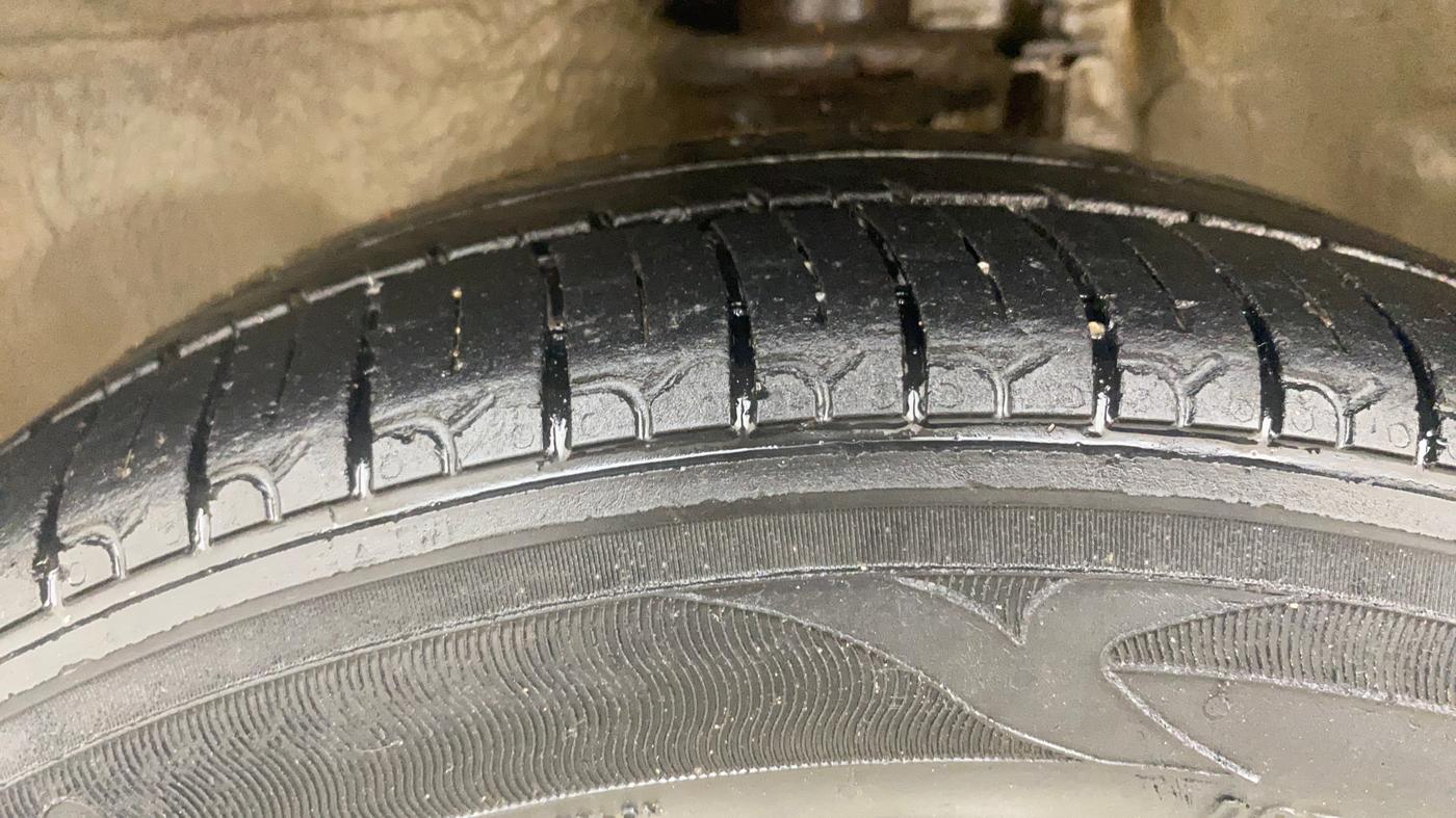 2017 Maruti Alto K10 VXI, Petrol, Manual, 38,310 km, Left Front Tyre Tread