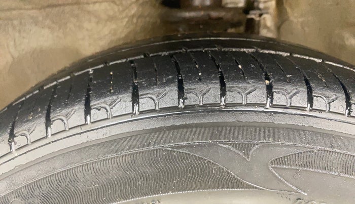2017 Maruti Alto K10 VXI, Petrol, Manual, 38,310 km, Left Front Tyre Tread