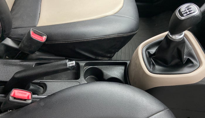 2019 Hyundai Grand i10 ASTA 1.2 VTVT, Petrol, Manual, 32,881 km, Gear Lever