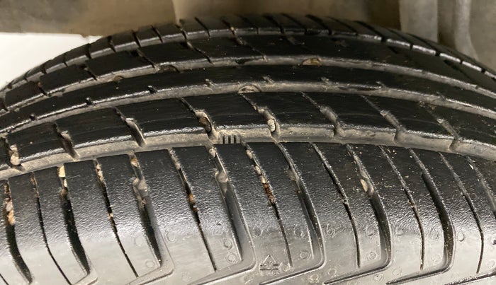 2019 Renault Kwid 1.0 RXT Opt AT, Petrol, Automatic, 9,645 km, Right Rear Tyre Tread
