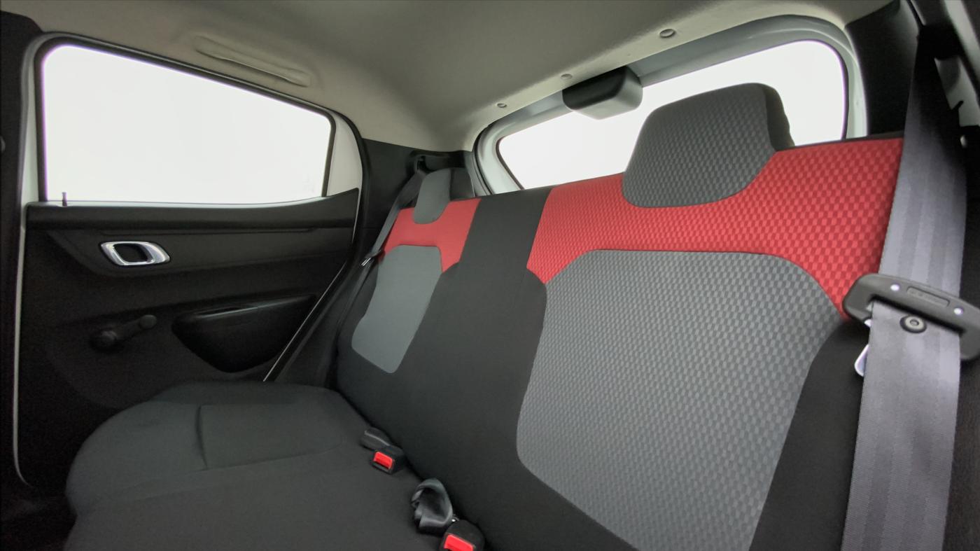 2019 Renault Kwid 1.0 RXT Opt AT, Petrol, Automatic, 9,645 km, Right Side Rear Door Cabin