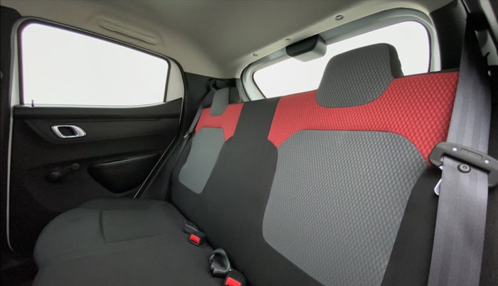 2019 Renault Kwid 1.0 RXT Opt AT, Petrol, Automatic, 9,645 km, Right Side Rear Door Cabin