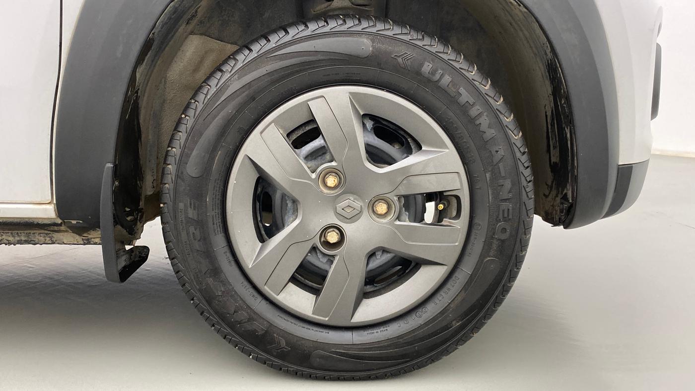 2019 Renault Kwid 1.0 RXT Opt AT, Petrol, Automatic, 9,645 km, Right Front Wheel