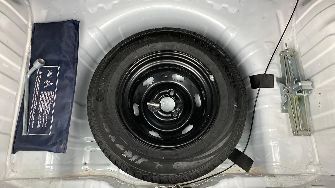 2019 Renault Kwid 1.0 RXT Opt AT, Petrol, Automatic, 9,645 km, Spare Tyre