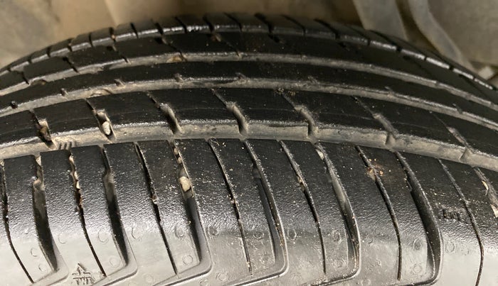 2019 Renault Kwid 1.0 RXT Opt AT, Petrol, Automatic, 9,645 km, Left Rear Tyre Tread