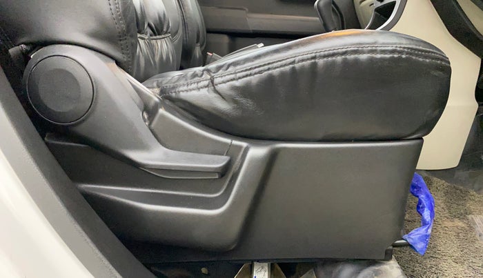 2021 Maruti New Wagon-R VXI (O) 1.0 AMT , Petrol, Automatic, 31,711 km, Driver Side Adjustment Panel