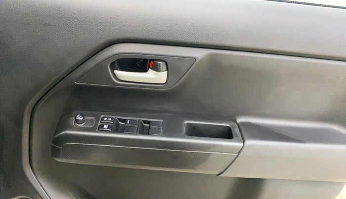 2021 Maruti New Wagon-R VXI (O) 1.0 AMT , Petrol, Automatic, 31,711 km, Driver Side Door Panels Control