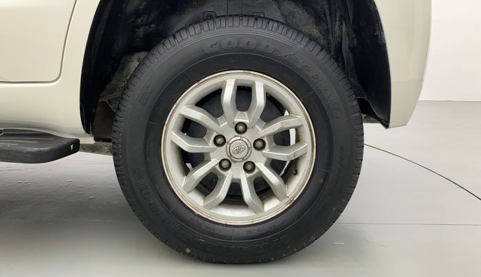 2016 Mahindra TUV300 T8, Diesel, Manual, 80,212 km, Left Rear Wheel