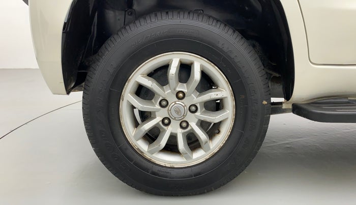 2016 Mahindra TUV300 T8, Diesel, Manual, 80,212 km, Right Rear Wheel