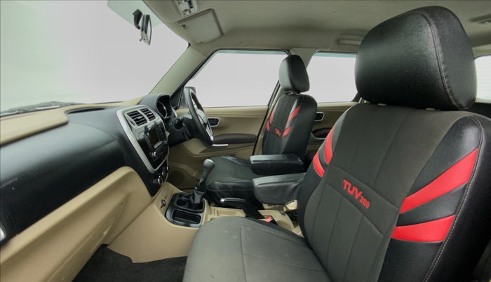 2016 Mahindra TUV300 T8, Diesel, Manual, 80,212 km, Right Side Front Door Cabin
