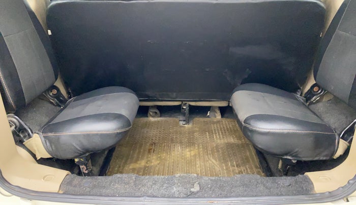 2016 Mahindra TUV300 T8, Diesel, Manual, 80,212 km, Third Seat Row ( optional )