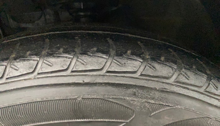 2018 Hyundai Grand i10 MAGNA 1.2 KAPPA VTVT, Petrol, Manual, 43,983 km, Left Front Tyre Tread