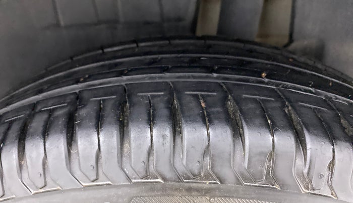 2020 Maruti Dzire ZXI, Petrol, Manual, 23,483 km, Left Rear Tyre Tread
