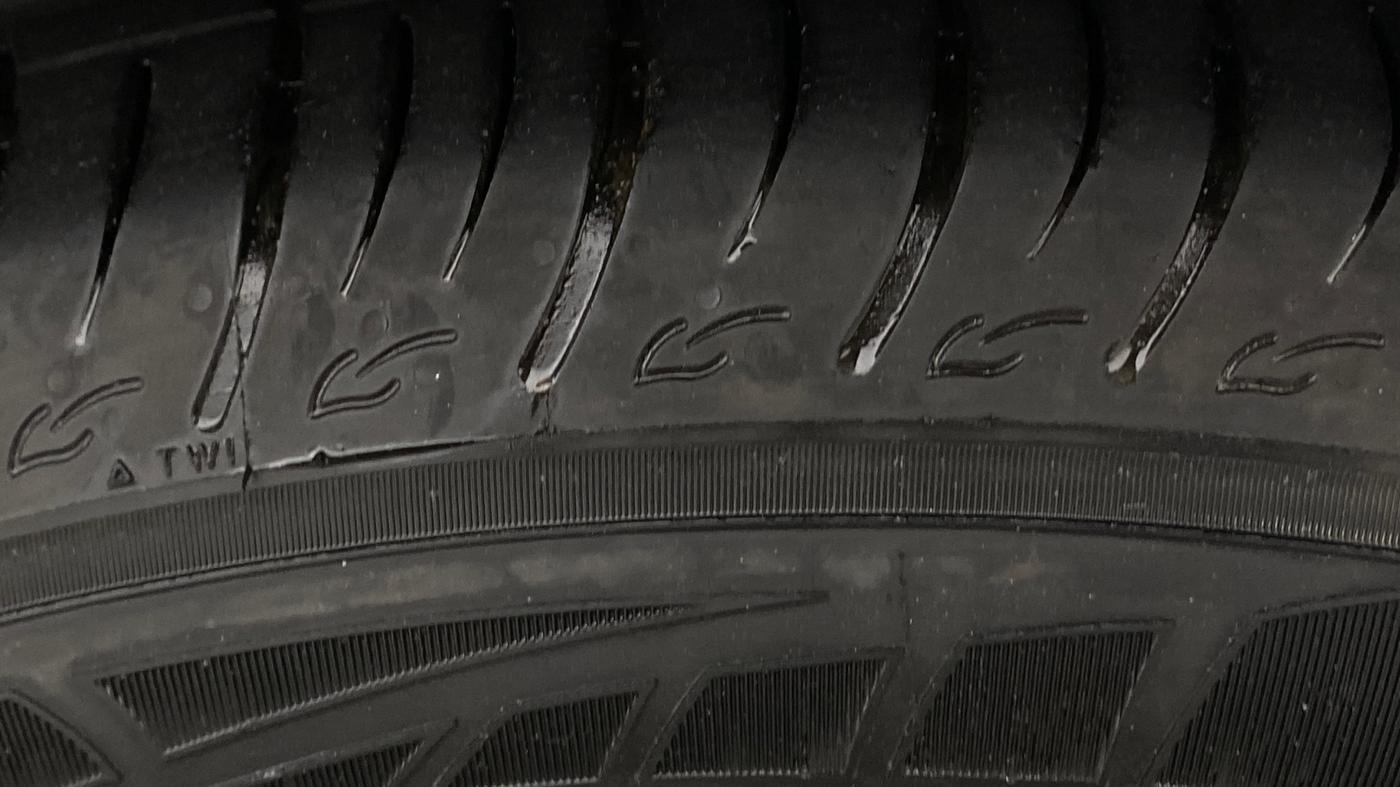 2022 Hyundai VENUE SX 1.0 TURBO IMT, Petrol, Manual, 42,366 km, Right Front Tyre Tread