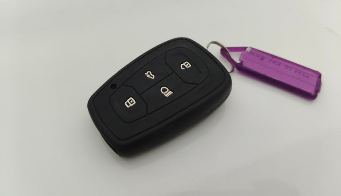 2023 Tata NEXON XZ PLUS PETROL, Petrol, Manual, 59,351 km, Key Close Up