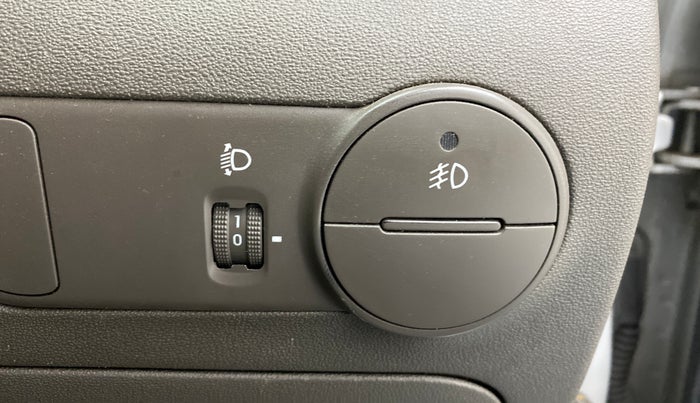 2014 Hyundai i10 SPORTZ 1.1, Petrol, Manual, 80,797 km, Dashboard - Headlight height adjustment not working