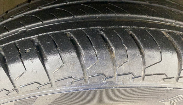 2023 Maruti Swift VXI AMT, Petrol, Automatic, 24,448 km, Right Front Tyre Tread