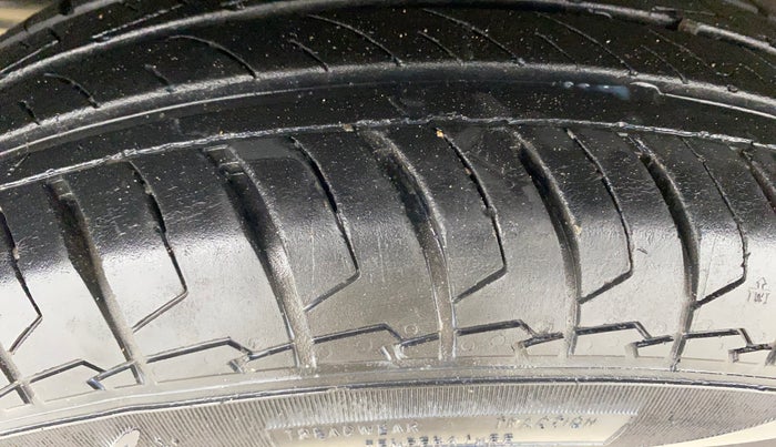 2023 Maruti Swift VXI AMT, Petrol, Automatic, 24,448 km, Right Rear Tyre Tread