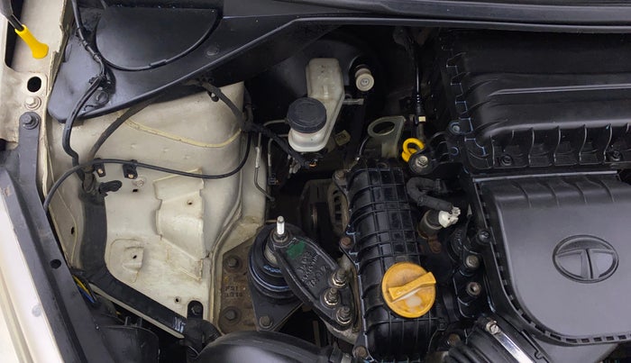 2016 Tata Tiago XT PETROL, Petrol, Manual, 93,053 km, Engine View - Right