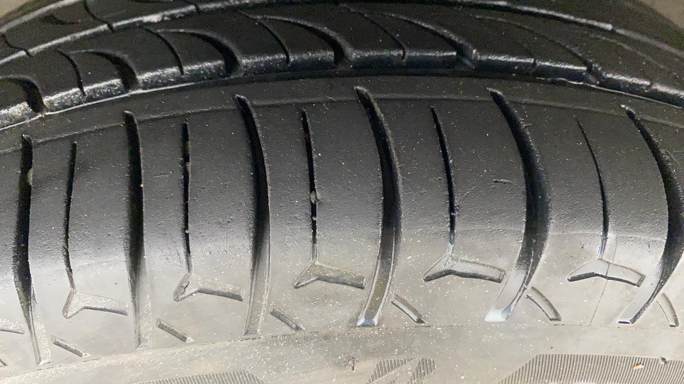 2016 Tata Tiago XT PETROL, Petrol, Manual, 93,084 km, Left Front Tyre Tread