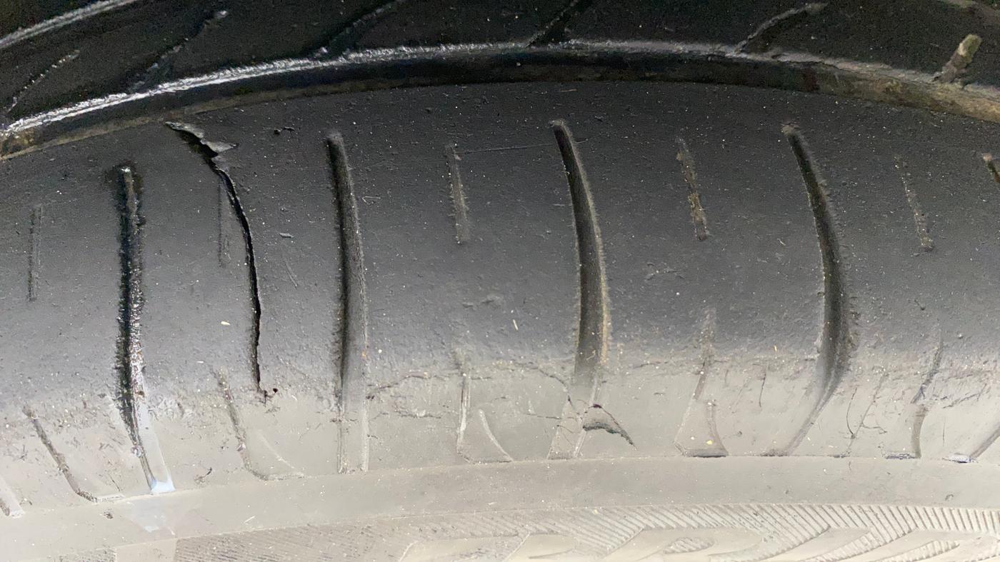 2016 Tata Tiago XT PETROL, Petrol, Manual, 93,084 km, Right Rear Tyre Tread