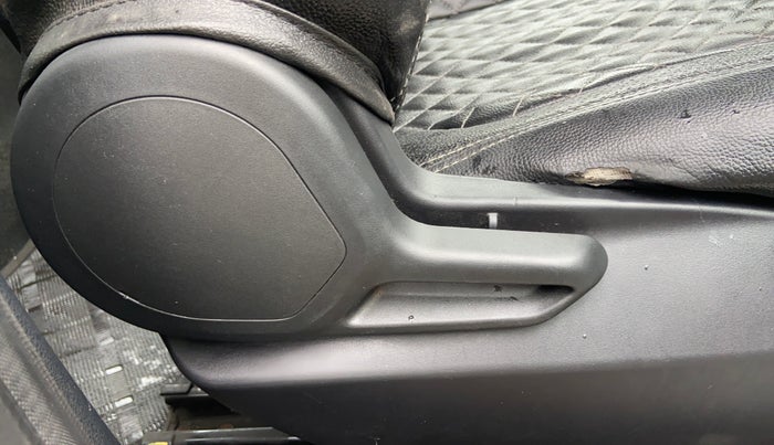 2023 Tata Tiago XM CNG, CNG, Manual, 32,657 km, Driver Side Adjustment Panel