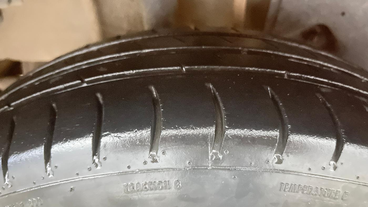2017 Tata Tiago XZ PETROL, Petrol, Manual, 94,247 km, Right Rear Tyre Tread