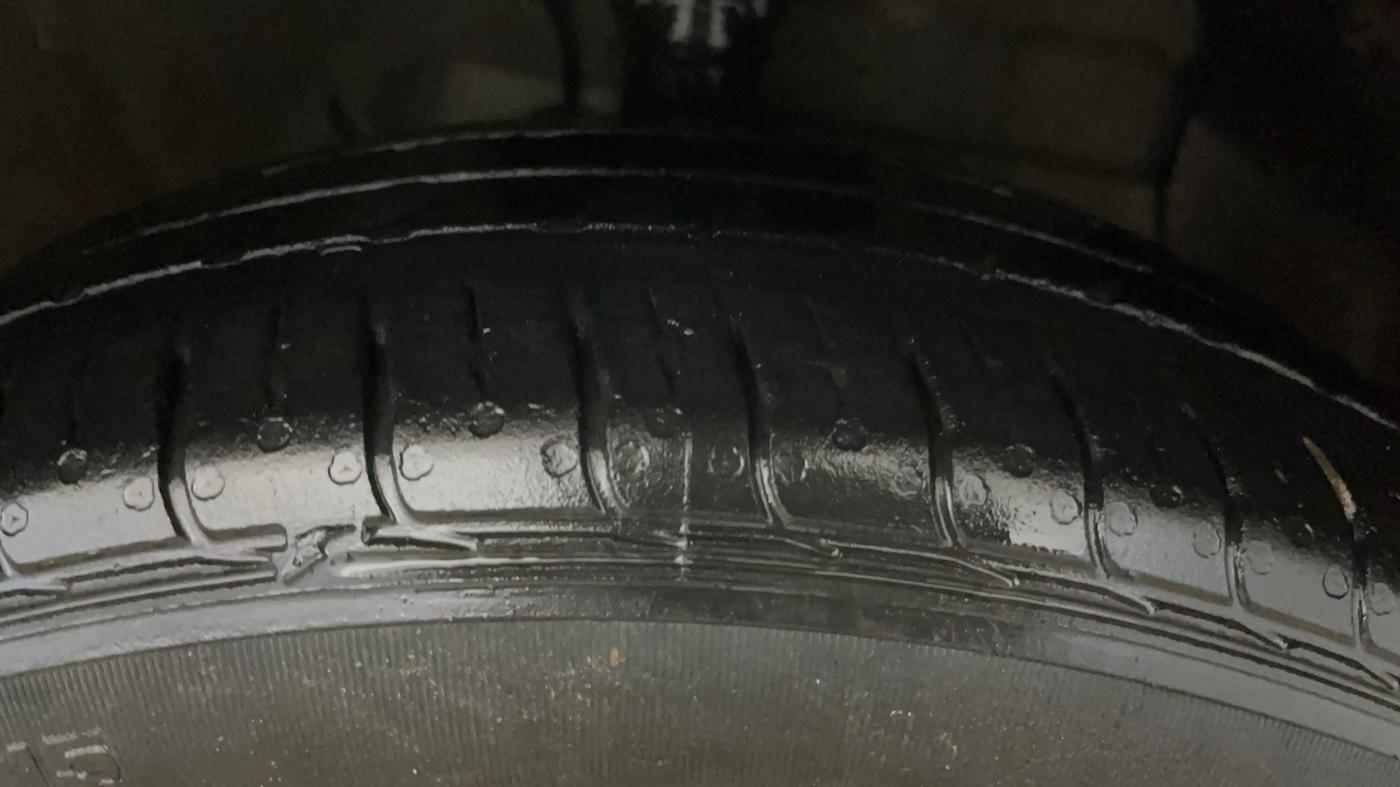 2021 Hyundai AURA SX PLUS 1.2 AMT, Petrol, Automatic, 20,528 km, Right Front Tyre Tread