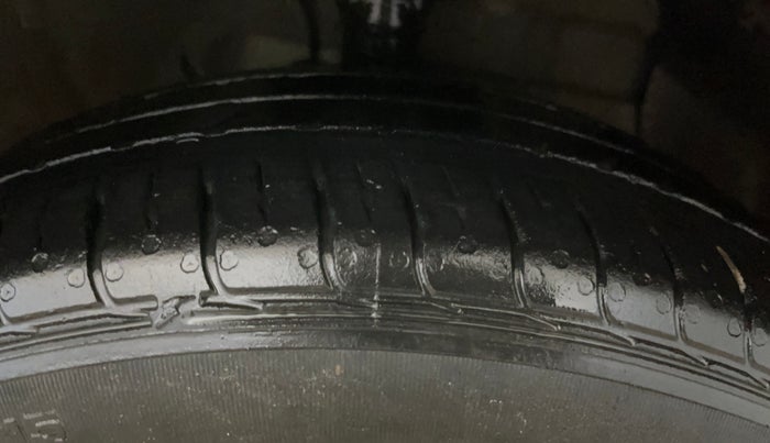 2021 Hyundai AURA SX PLUS 1.2 AMT, Petrol, Automatic, 20,257 km, Right Front Tyre Tread