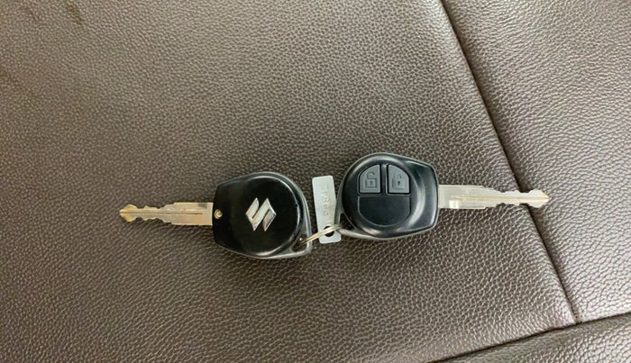 2017 Maruti Wagon R 1.0 VXI+ AMT, Petrol, Automatic, 37,059 km, Key Close Up