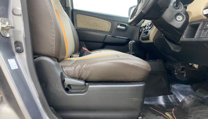 2017 Maruti Wagon R 1.0 VXI+ AMT, Petrol, Automatic, 37,059 km, Driver Side Adjustment Panel