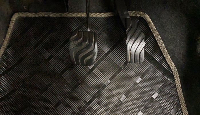 2018 Renault Kwid RXT 1.0 EASY-R AT OPTION, Petrol, Automatic, 12,188 km, Pedals