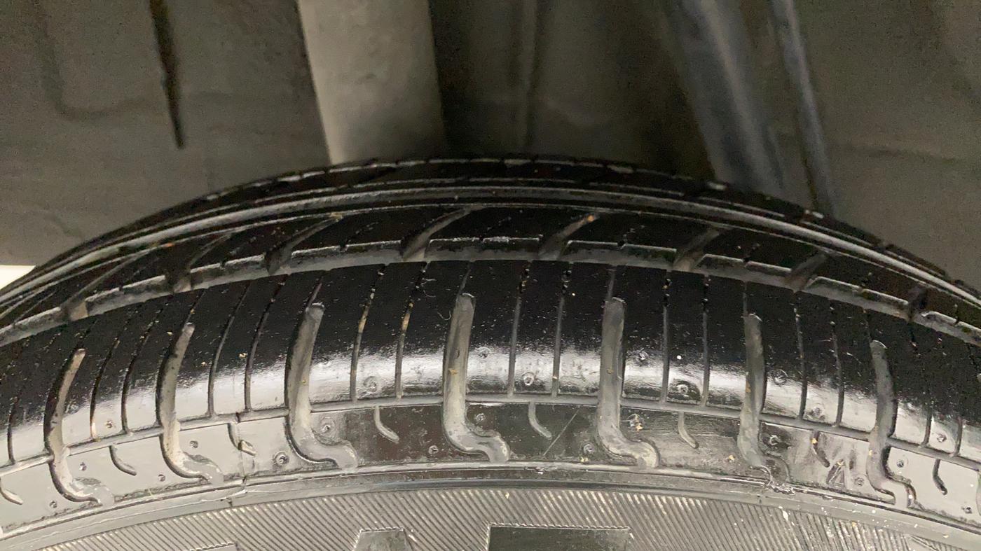2018 Renault Kwid RXT 1.0 EASY-R AT OPTION, Petrol, Automatic, 12,188 km, Right Rear Tyre Tread