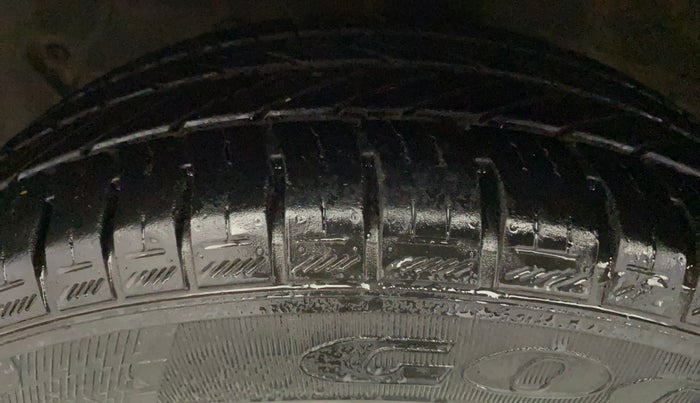 2014 Hyundai Xcent S 1.2, Petrol, Manual, 81,610 km, Left Front Tyre Tread
